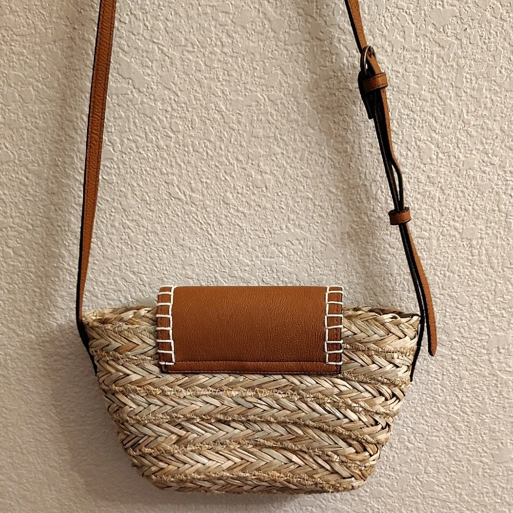 Universal Thread Tan and Brown Woven Crossbody Bag MBCS - Picture 3 of 13